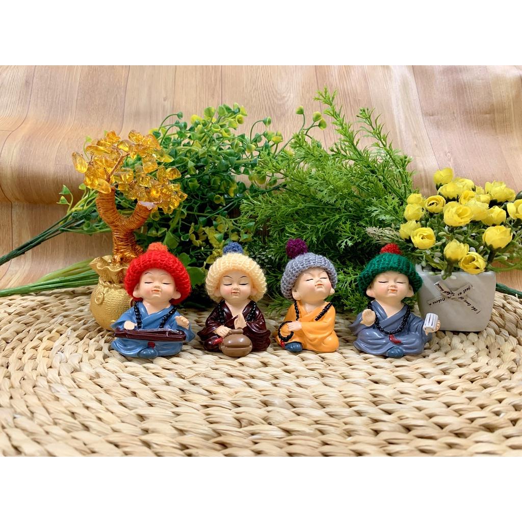 Bộ 4 tượng Chú Tiểu Cầm Kỳ Đội Nón Len