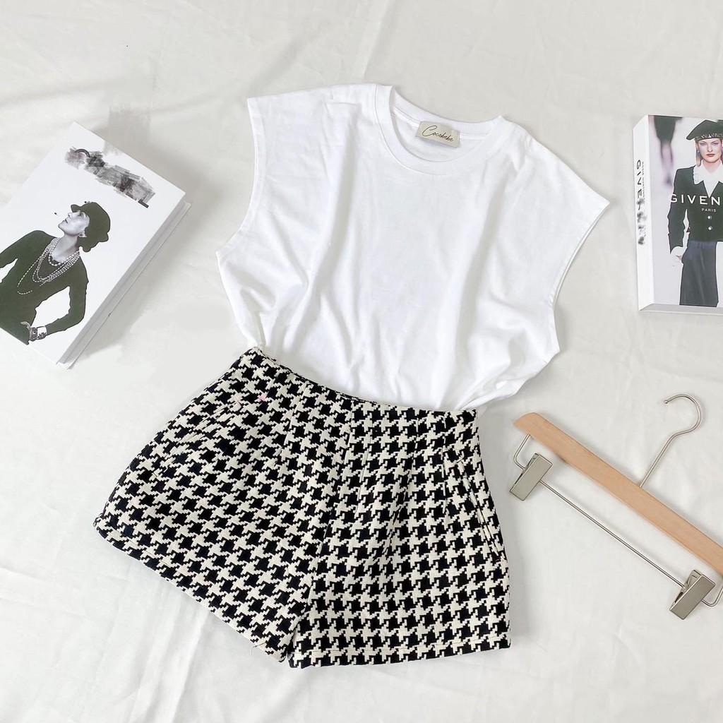 Bộ đồ váy kẻ caro áo cotton trắng năng động đi chơi đi làm