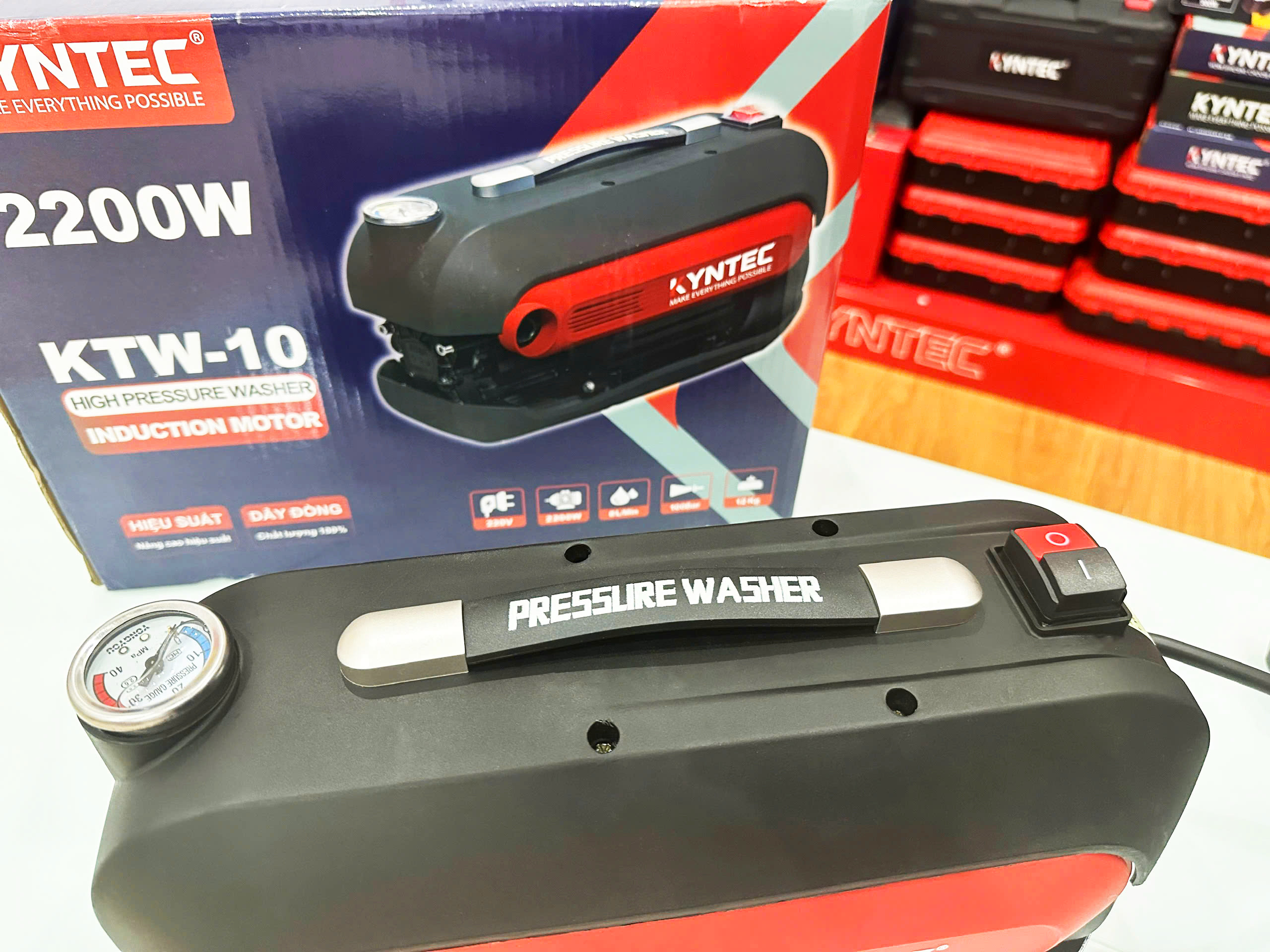 Máy rửa xe áp lực cao nhập khẩu chính hãng Kynko Kyntec KTW - 10 siêu bền