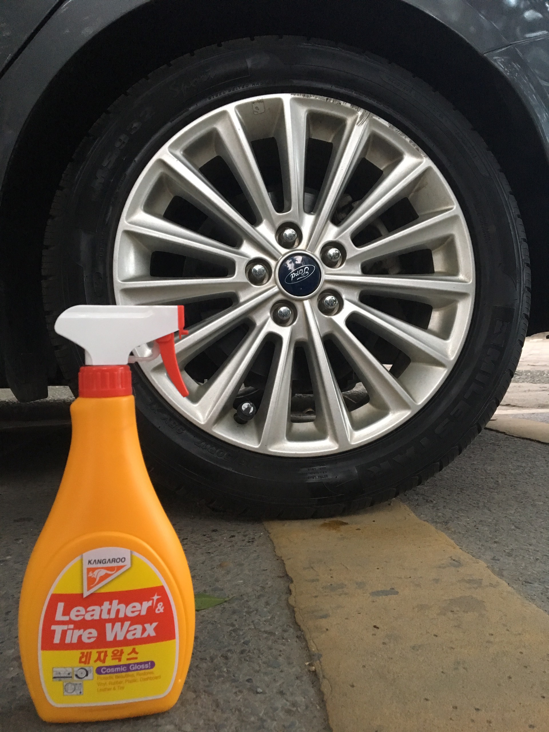 Dung dịch dưỡng bóng bề mặt da, nhựa và lốp xe Kangaroo Leather & Tire Wax 500ml