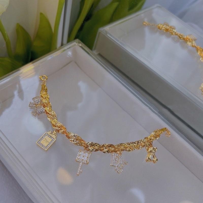 Lắc tay xoắn lớn 5 charm