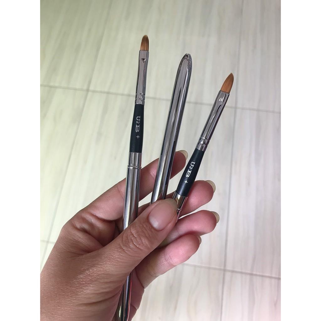 Cọ môi U2B