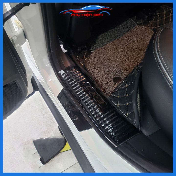 Ốp bậc cửa, nẹp bước chân trong ngoài Mazda CX3, CX-3 2021-2022-2023 vân Titan chống trầy bảo vệ trang trí xe