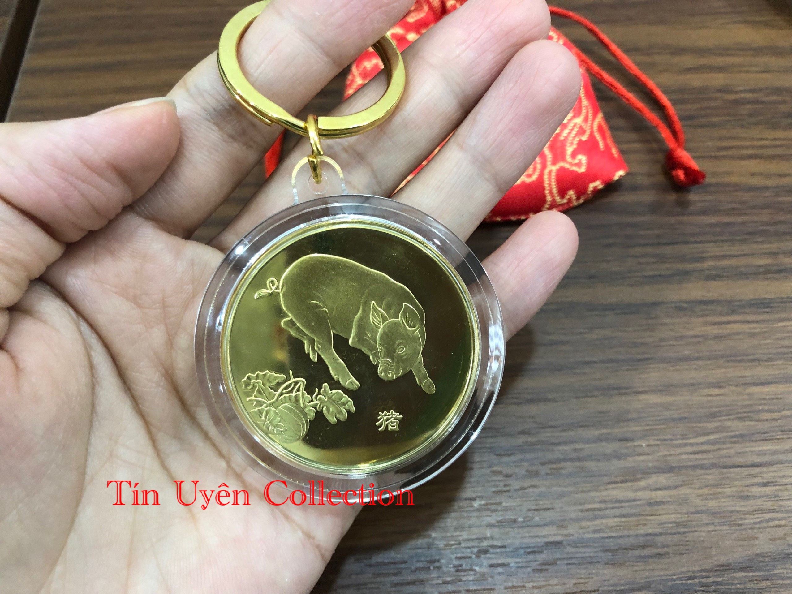 Móc Khóa Đồng Xu Hình Con Heo cho người tuổi Hợi