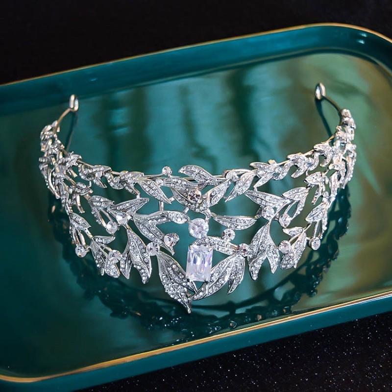 Vương miện cô dâu dáng vừa mẫu vương miện tháng 12 /2020 xi mặ đính đứa có viên đá lớn Giangpkc