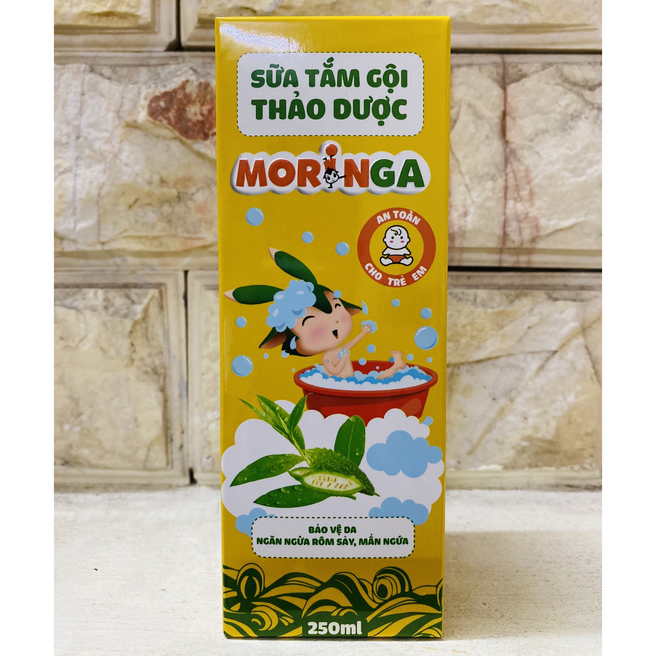 Sữa tắm gội thảo dược MORINGA - Ngăn ngừa rôm sảy, mụn nhọt, mẩn ngứa cho trẻ nhỏ và trẻ sơ sinh - 250ml