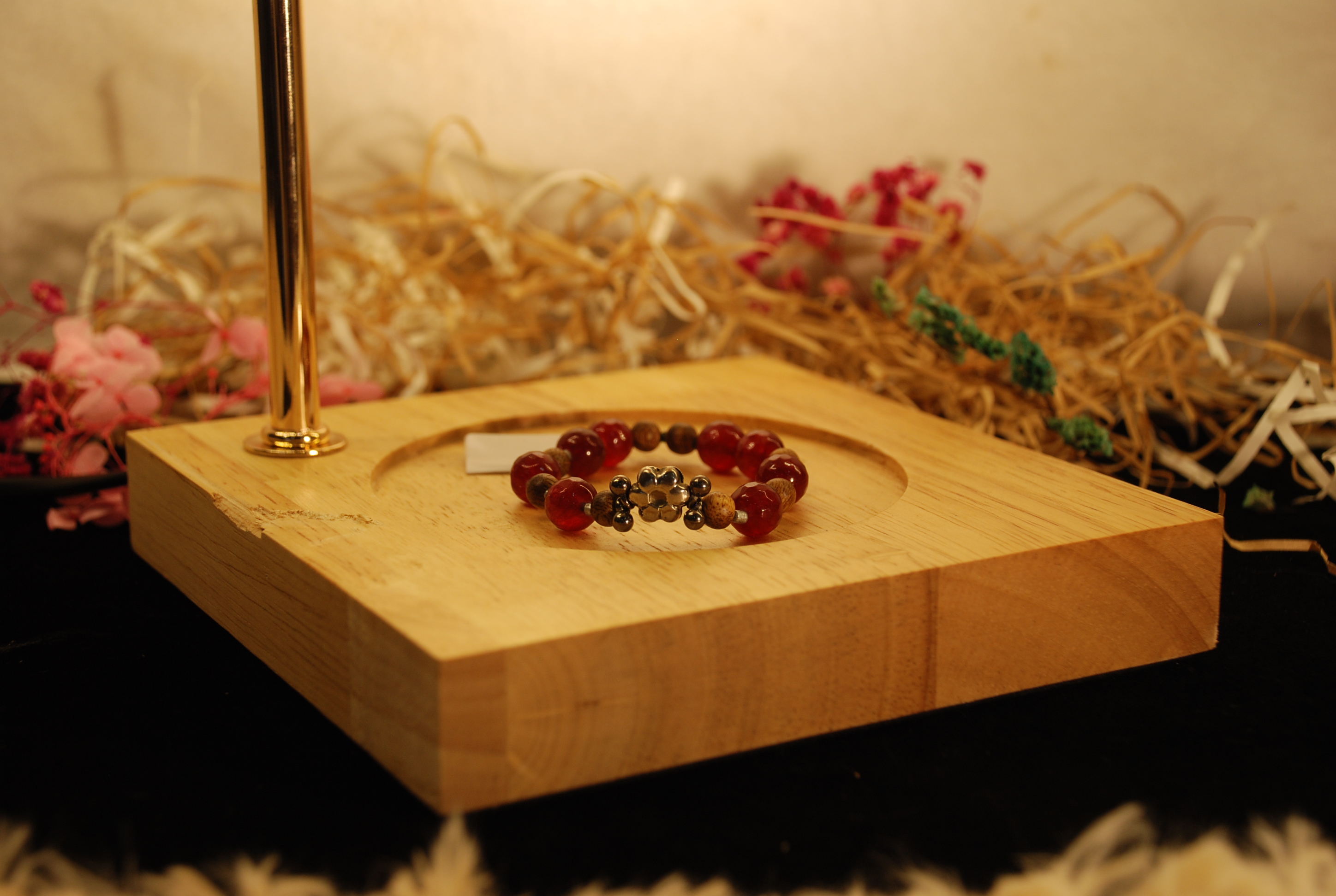 Vòng tay phong thủy Flower