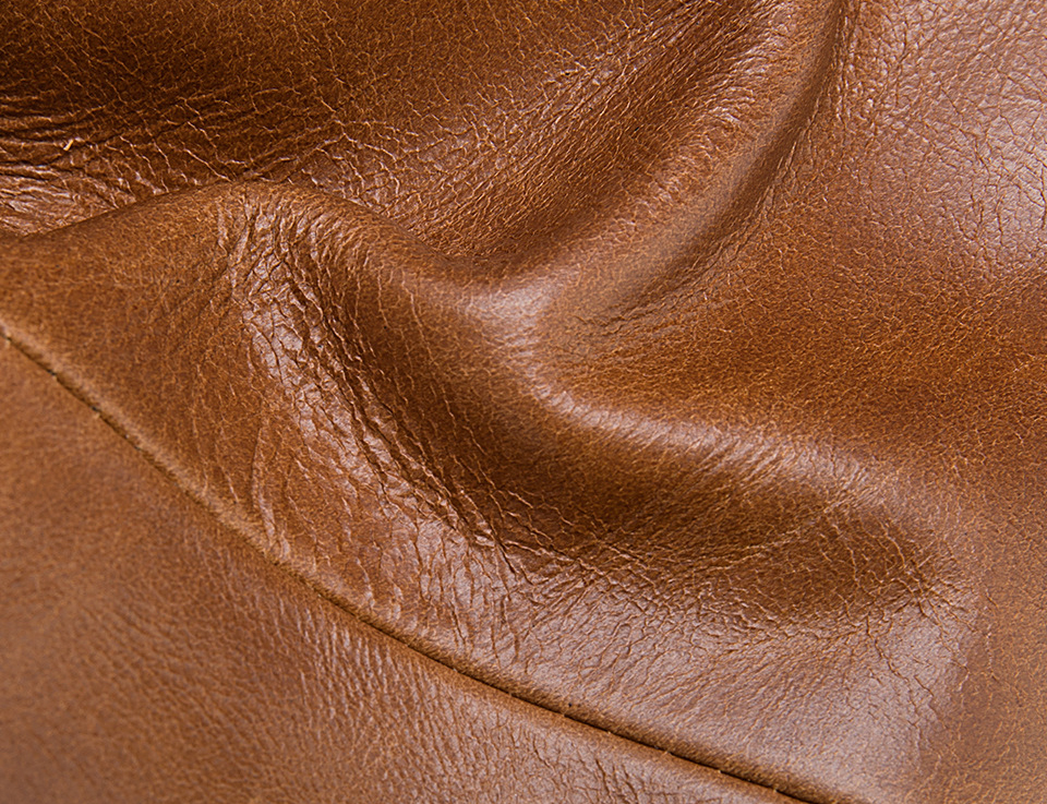 Túi đeo chéo nam DA BÒ THẬT – BEE GEE DCN9336A