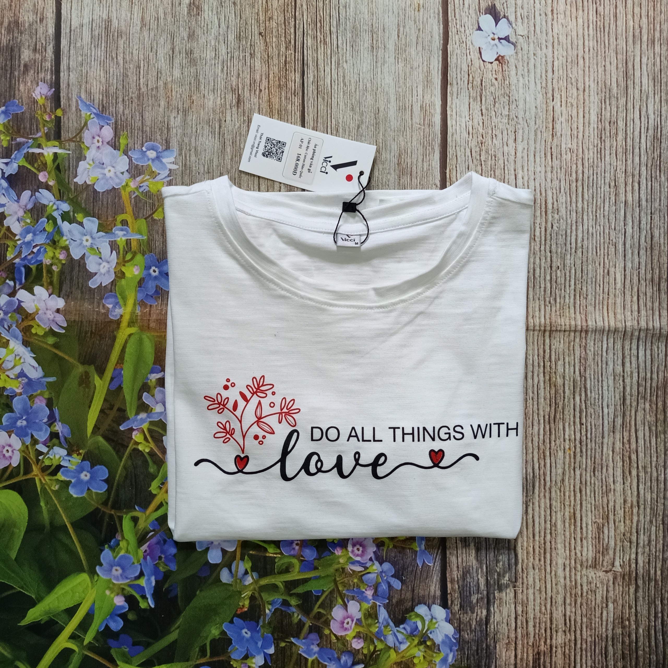 Áo Thun Ngắn Tay, Áo Phông Cộc Tay Nữ Vicci AP.01.2 chất liệu cotton vân gỗ phối hoạ tiết chữ Love