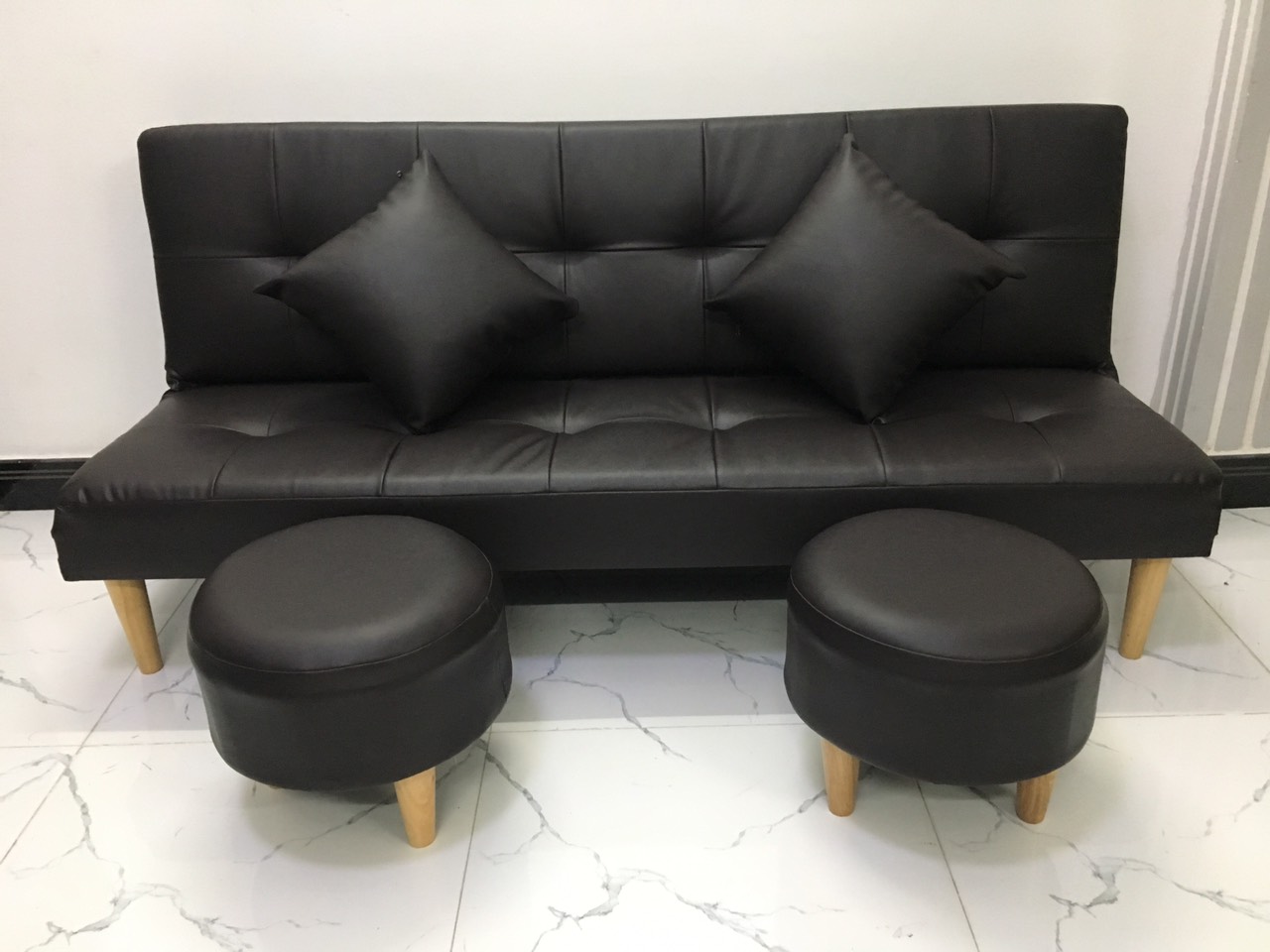 Sofa bed, sofa giường màu đen và 2 đôn tròn SB14