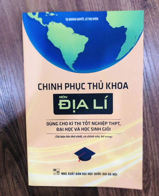 Sách - Chinh phục thủ khoa môn địa lí