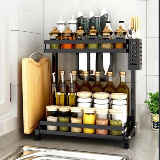 KỆ GIA VỊ 2 TẦNG BẰNG SẮT SƠN TĨNH ĐIỆN CHỊU LỰC TỐT KÈM KHAY ĐỂ DAO THỚT VÀ ỐNG ĐŨA