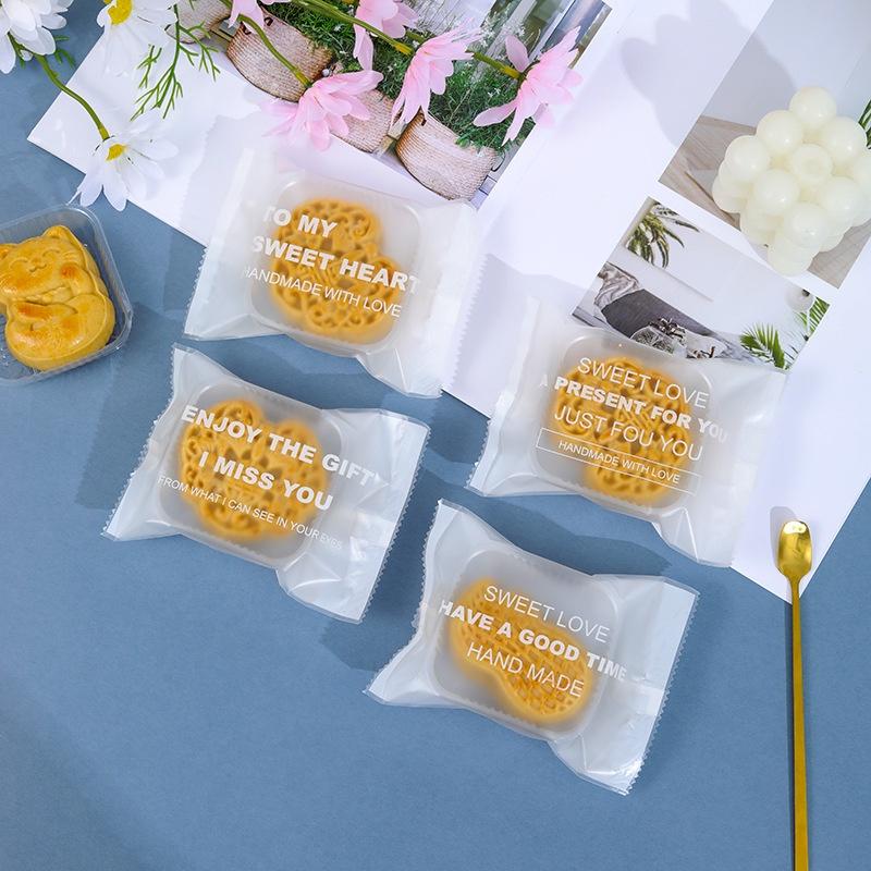 100 Túi Đựng Bánh Kẹo, Bao Bì Đựng Trà, Bánh Kẹo Họa Tiết Chữ Tiếng Anh Trắng 4 Trong 1 - VUA BAO BÌ