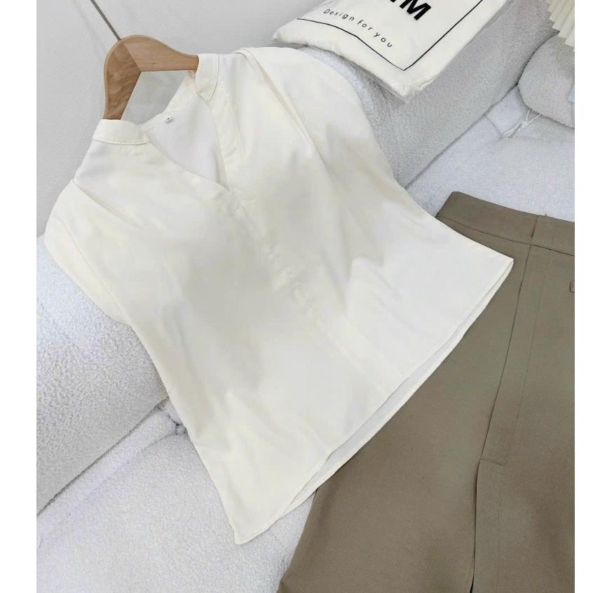 Set bộ nữ, Áo cổ V kèm chân váy kaki chuẩn hàng thiết kế Trendy Clothing