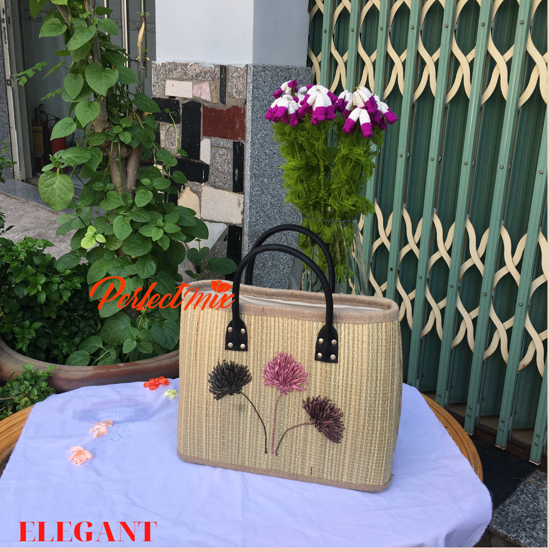 Túi cói đi biển, túi xách cỏ bàng, giỏ thêu tay trực tiếp- thêu ribbon tinh tế và hài hòa màu sắc