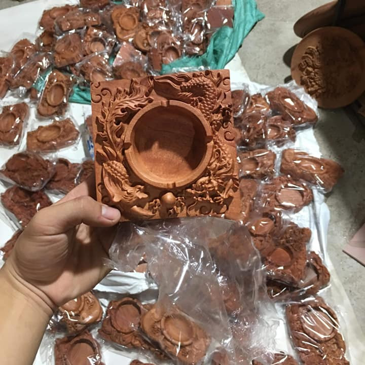 Gạt Tàn Thuốc Lá Vuông - Chất Liệu Gỗ Hương - Hình Rồng - Phụng - Cá Chép