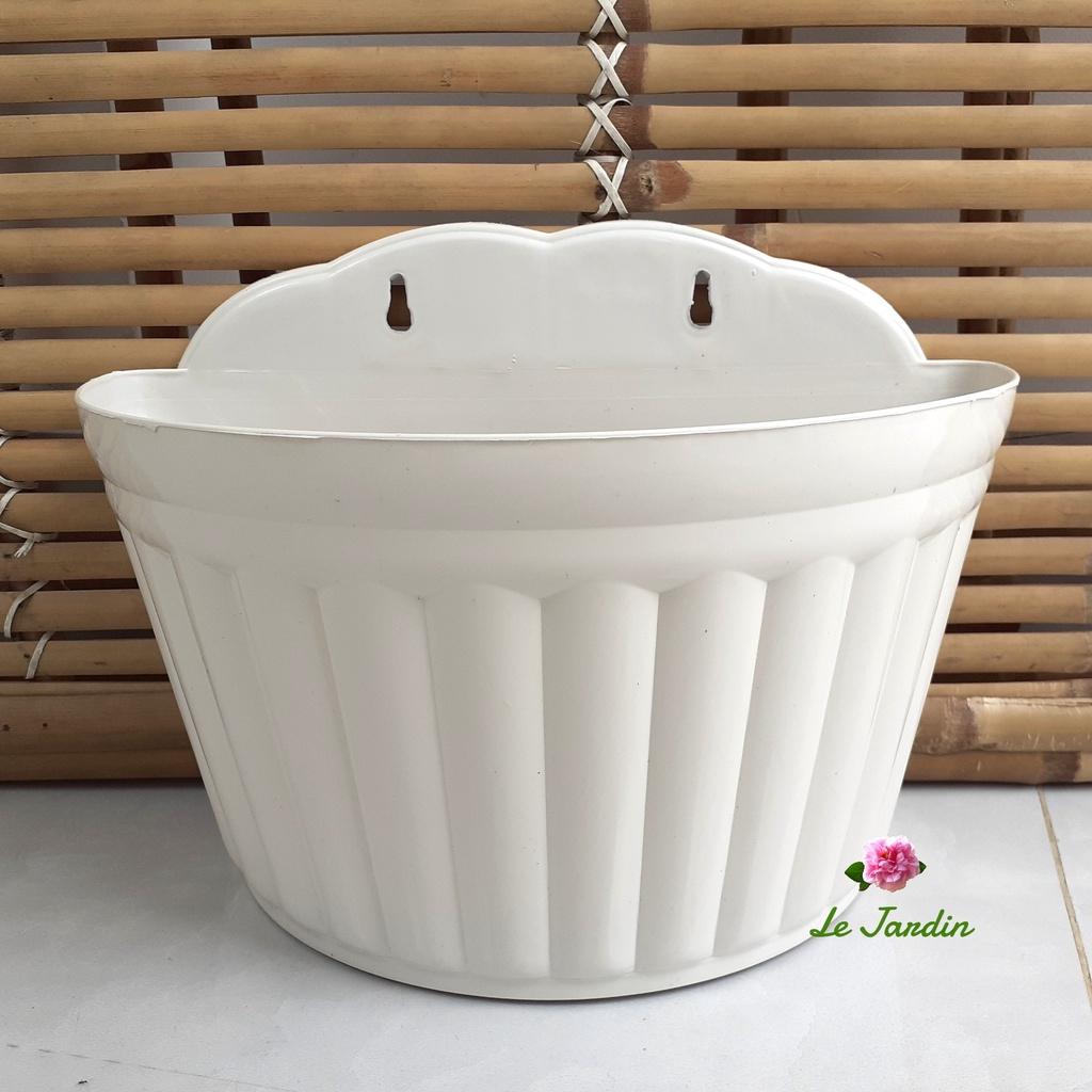 Chậu ốp tường hình bán nguyệt 31x17x18cm