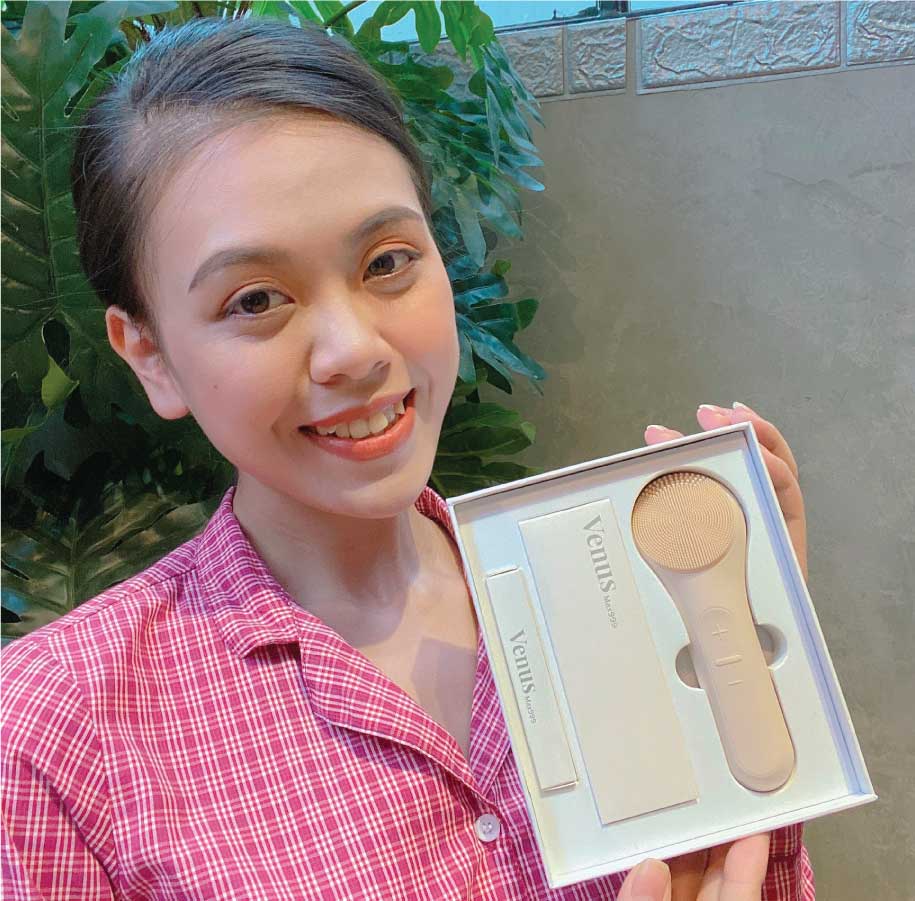 Máy rửa mặt Maxcare Max999 thương hiệu Nhật Bản