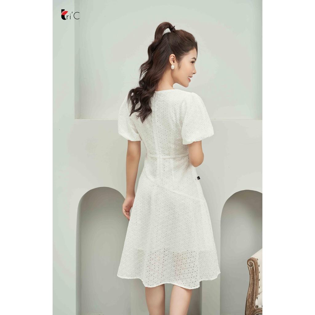 Đầm hoa thêu đục, tay bồng Tri'C Luxury A23221 Trắng