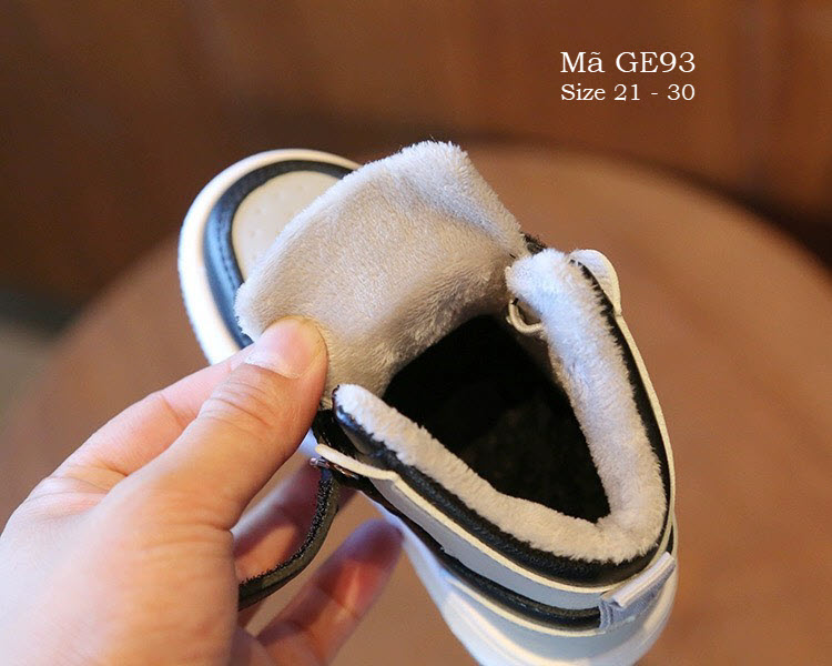 Giày cổ cao cho bé trai bé gái dáng sneaker thể thao năng động và cá tính phù hợp với trẻ em 1 - 5 tuổi đi học đi chơi GE93