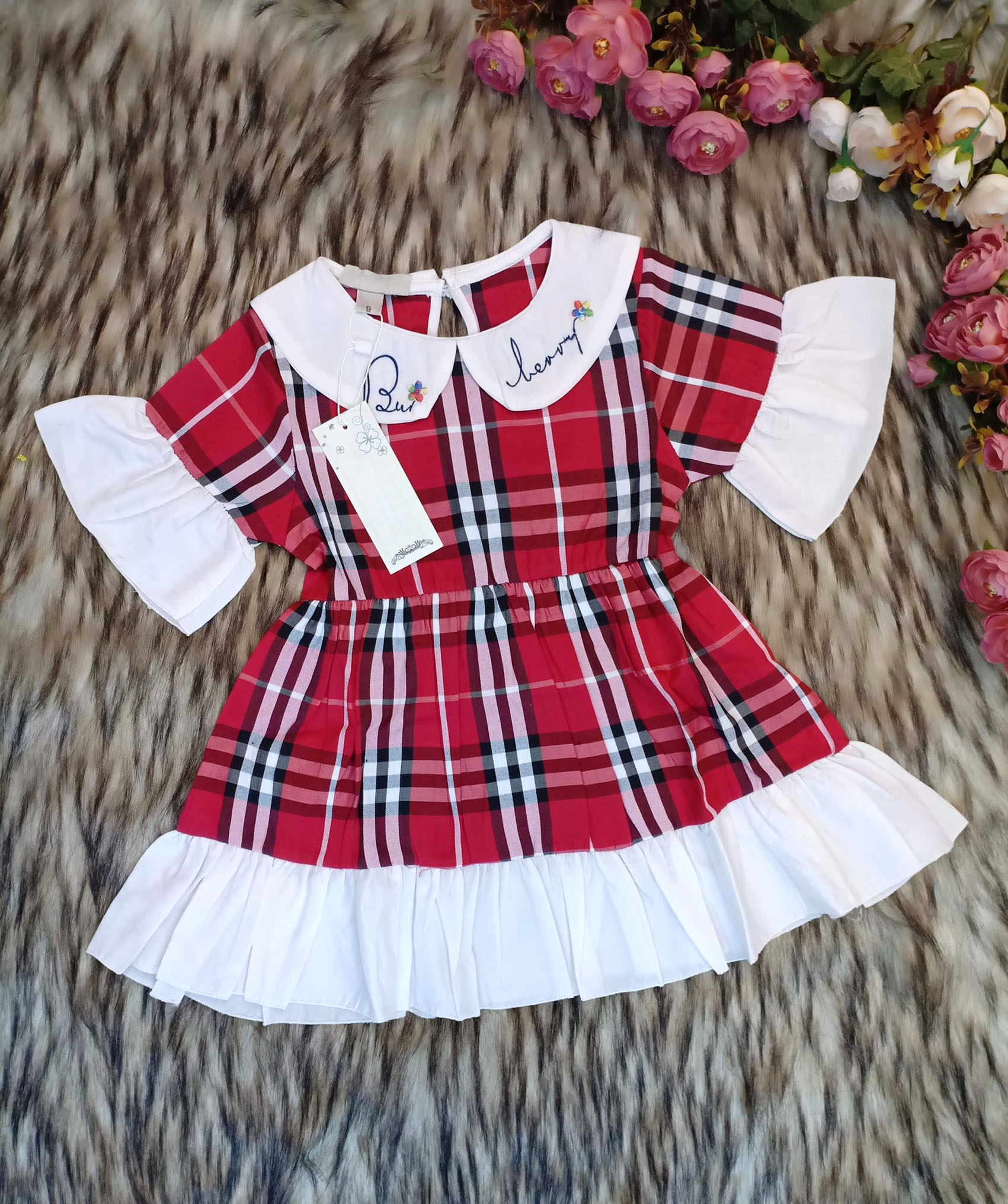 Đầm sọc tay lở cổ bèo