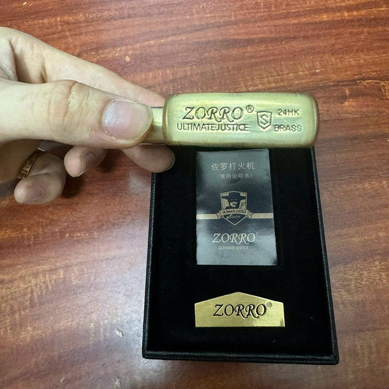 Vỏ Hột Quẹt Bật Lửa Xăng Đá Zorro Z19 Họa Tiết 3D Cực Độc Đáo Nắp Giữ Xăng Kín