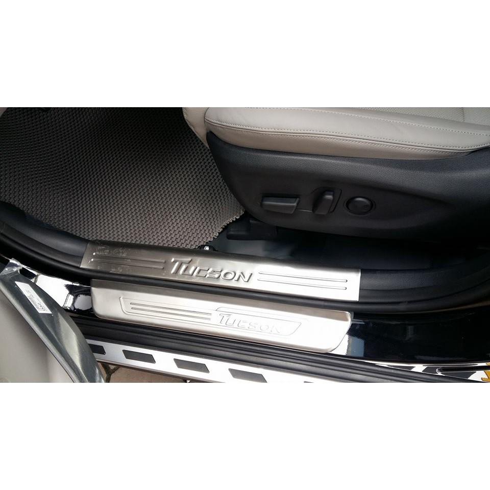 Ốp Bậc Cửa Xe Tucson 2016 đến 2020- Mẫu Inox