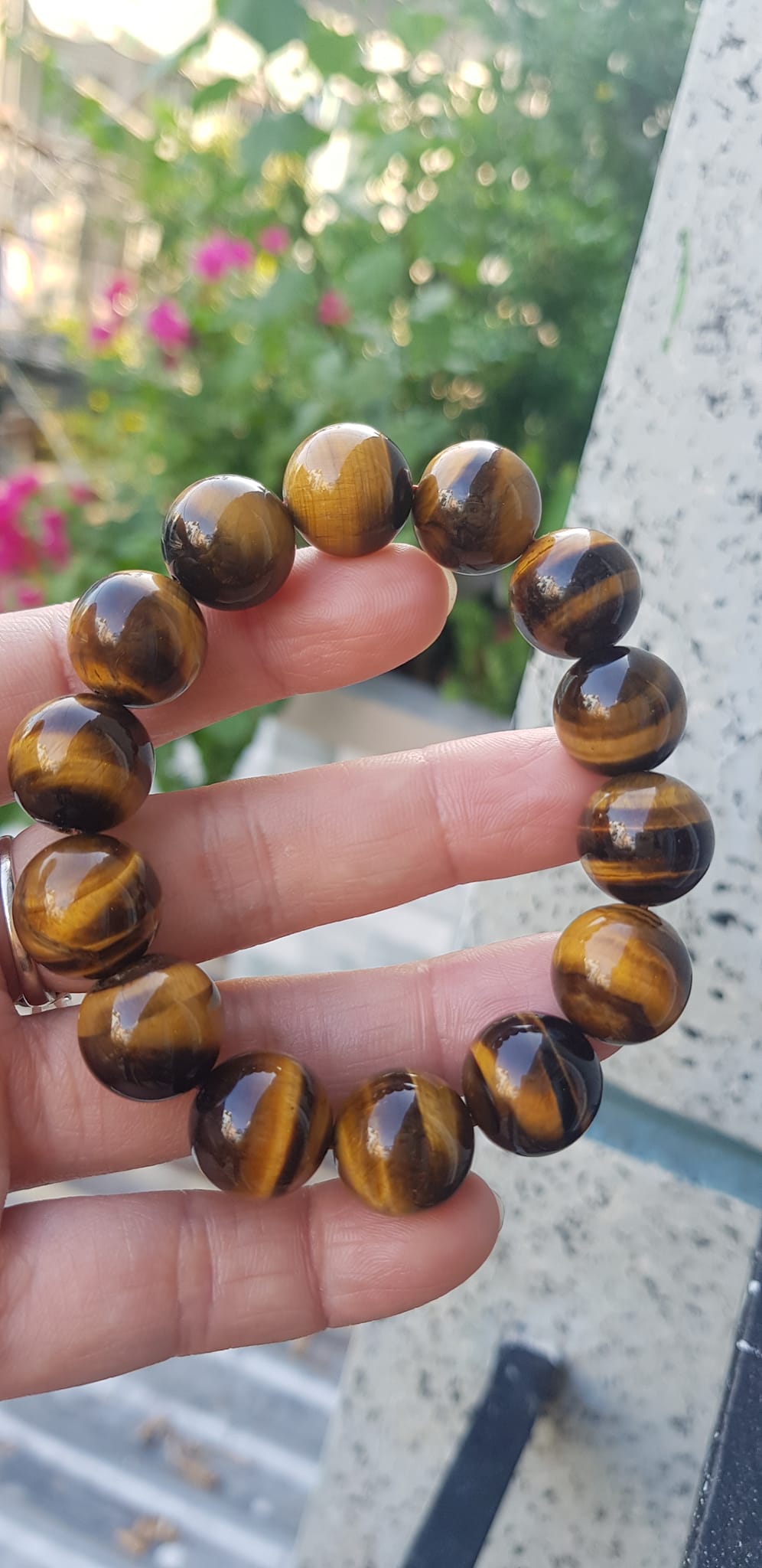 Vòng tay phong thủy Nam Đá Mắt Hổ Vàng Nâu Đậm bóng đẹp Size 4mm hay 14li gồm 14 hạt Hợp nam mệnh thổ mệnh kim ạ