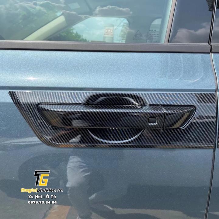 Bộ ốp tay nắm cửa, hõm cửa xe Kia Carnival vân Carbon