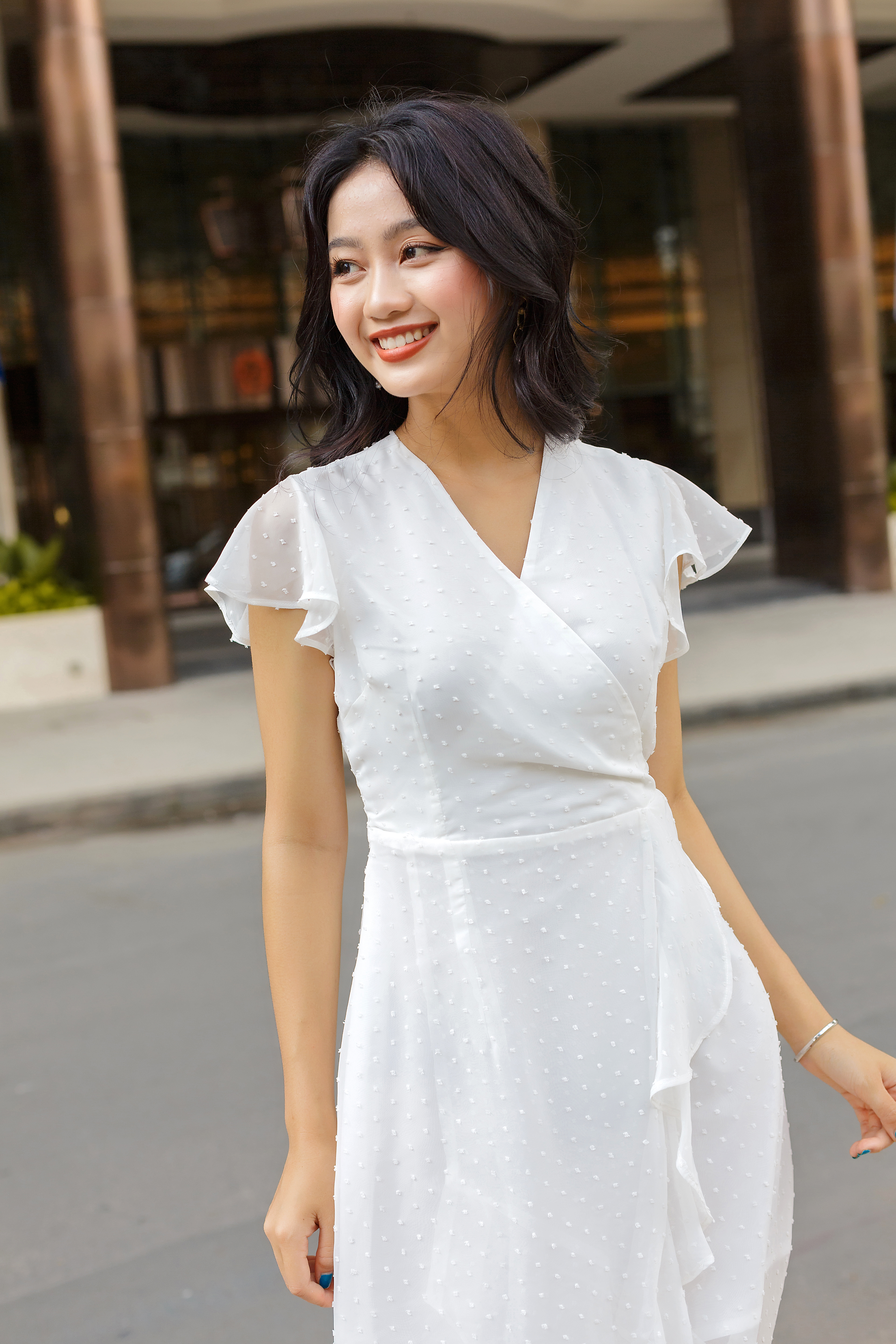 Đầm hoa cổ chéo bèo