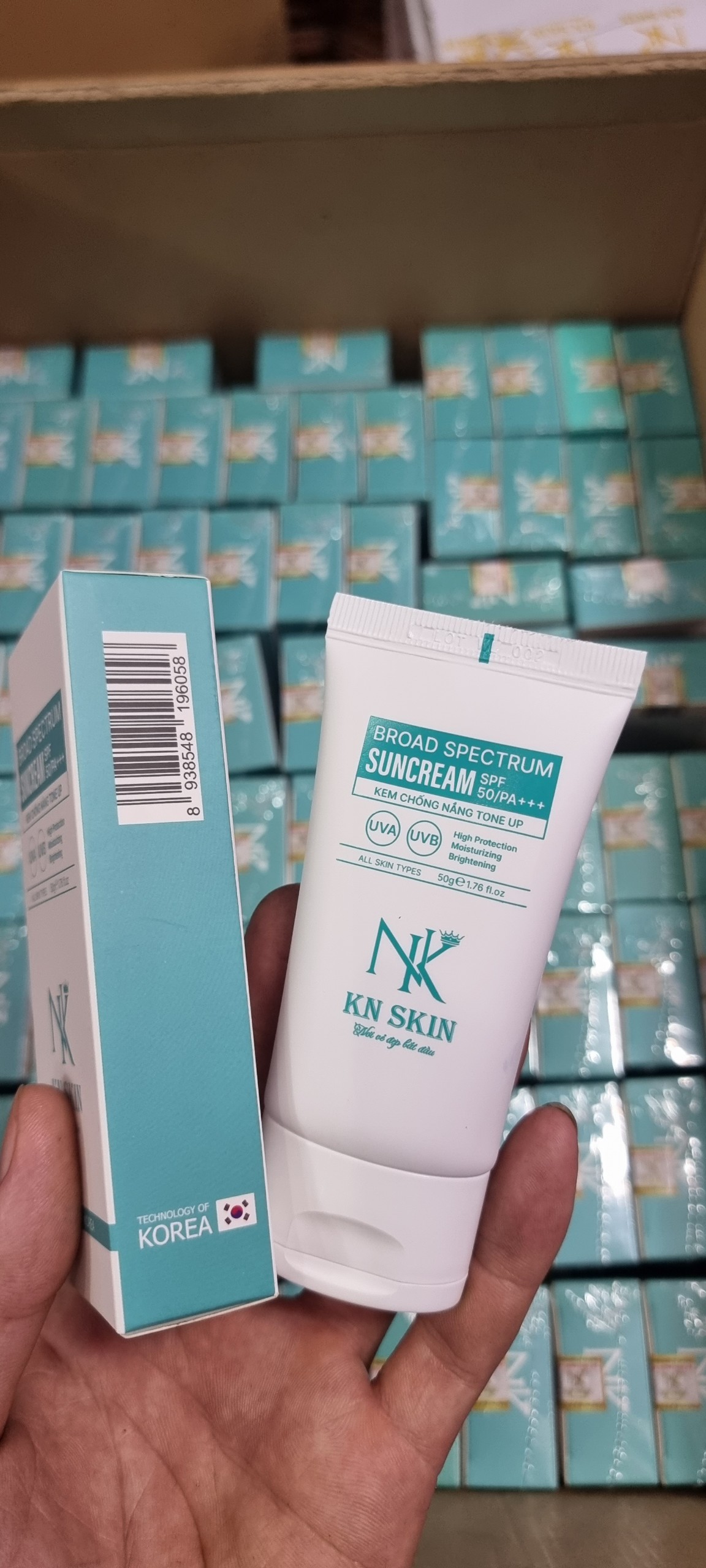 KEM CHÓNG NẮNG TONE UP spf 50/pa chóng nắng,dưỡng da,giúp da mềm mịn,và diều màu,dưỡng ẩm da,giúp ngăn ngừa lão hoá da