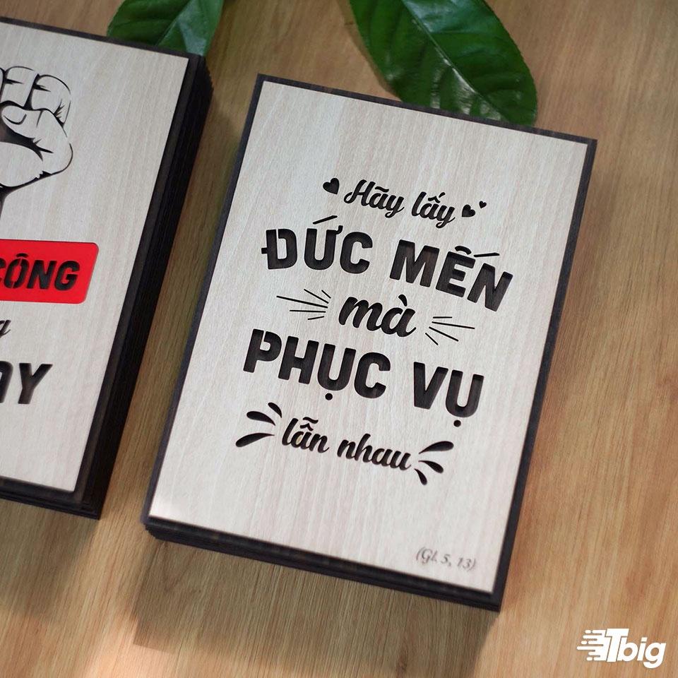 Tranh công giáo TBIG-CG009: Hãy lấy đức mến mà phục vụ lẫn nhau 20x27cm