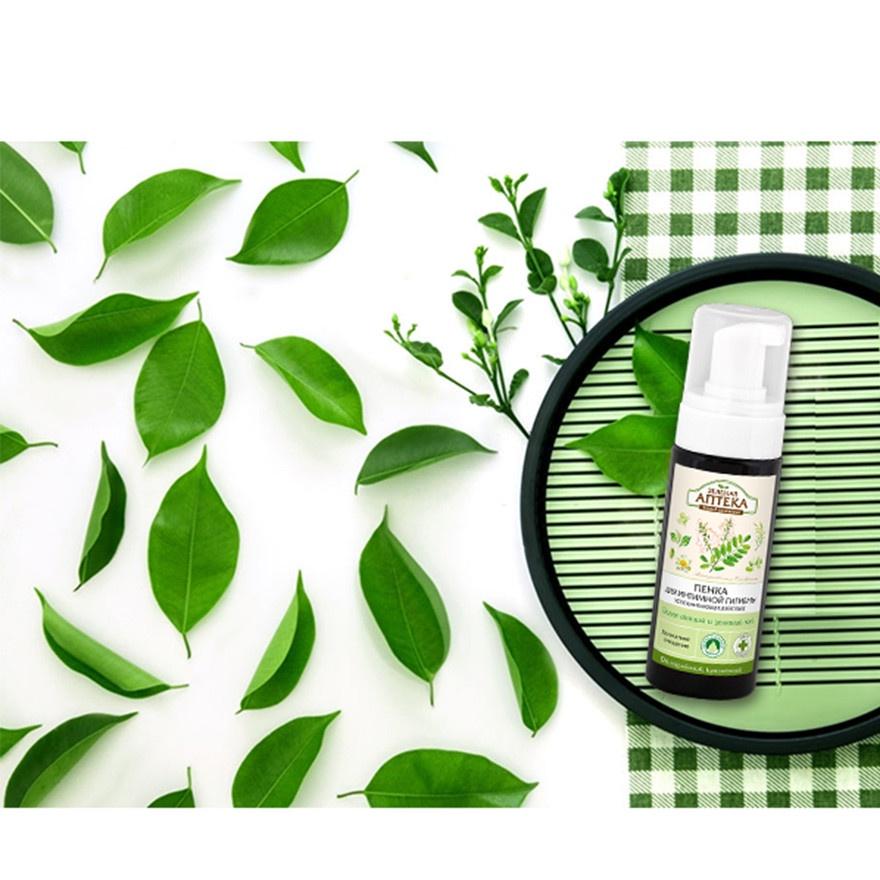Dung Dịch Vệ Sinh Phụ Nữ Dạng Bọt Giúp Khử Khuẩn Cân Bằng Độ pH Vùng Kín Zelenaya Apteka 150ml