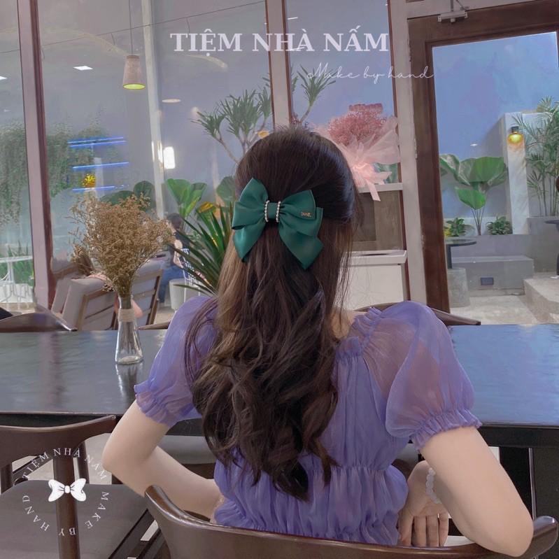 KẸP TÓC NƠ 3 TẦNG VIỀN ĐÁ KÈM TAG CHỮ TIỂU THƯ CAO CẤP - h