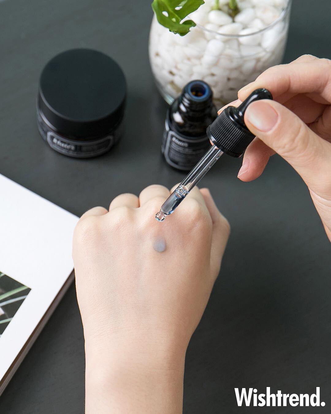 Tinh Chất Phục Hồi Da Ban Đêm Dear Klairs Midnight Blue Youth Activating Drop 20ml + Tặng Kèm 1 Mặt Nạ Dưỡng Da Dưa leo 3W Clinic