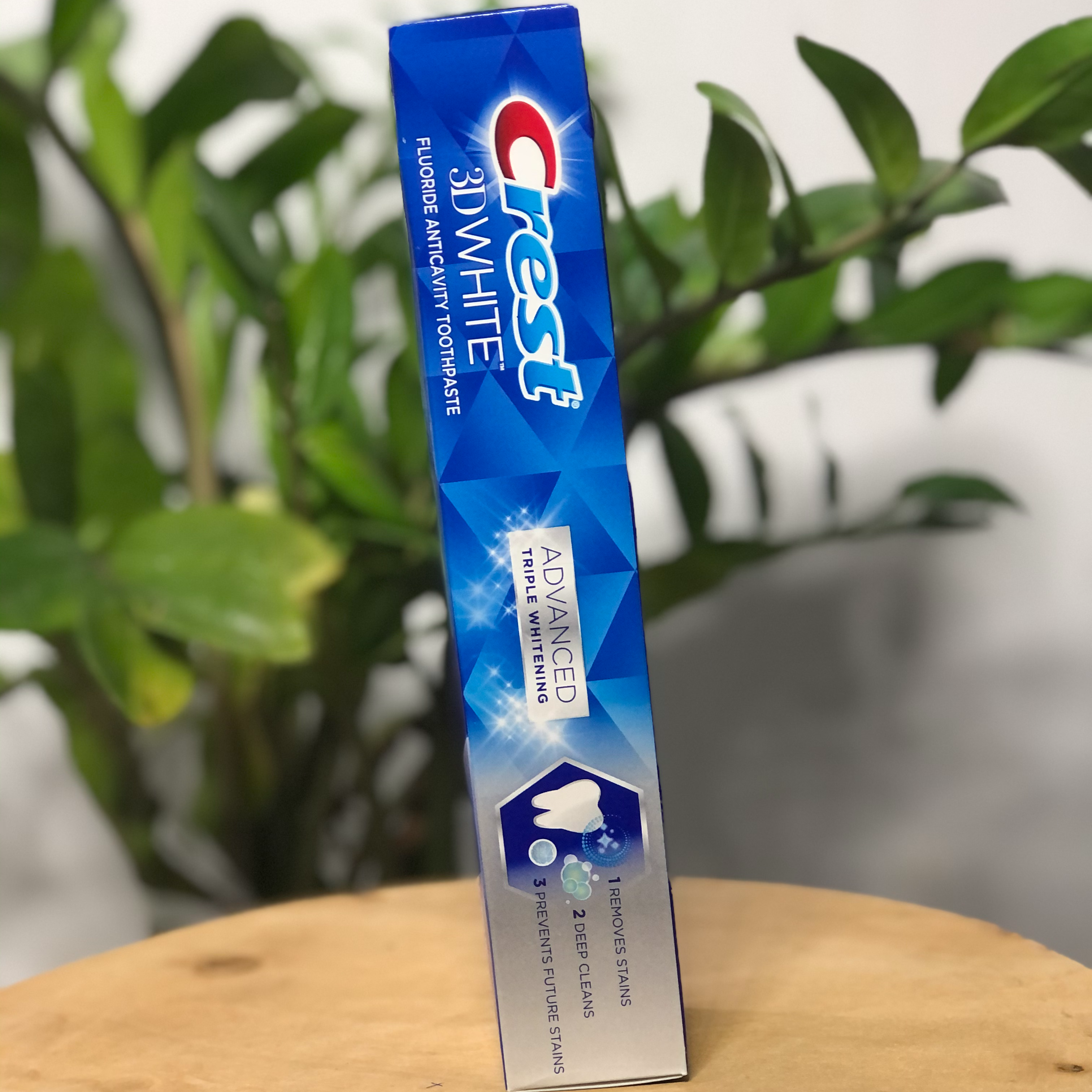 Kem đánh răng Crest 3D Advanced Triple Whitening 158g (Mỹ)