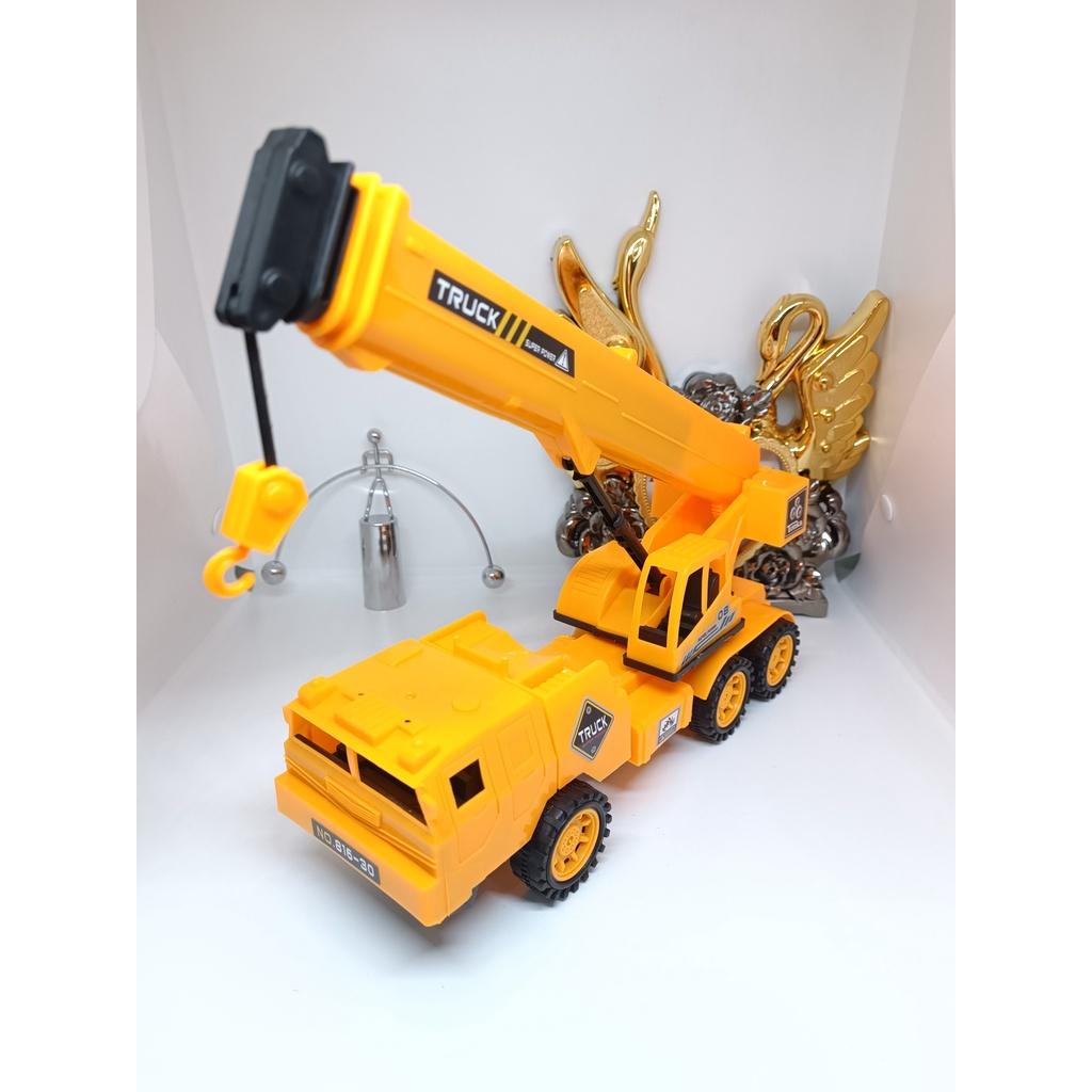 Đồ chơi xe cẩu móc chạy đà quán tính ảnh thực tế