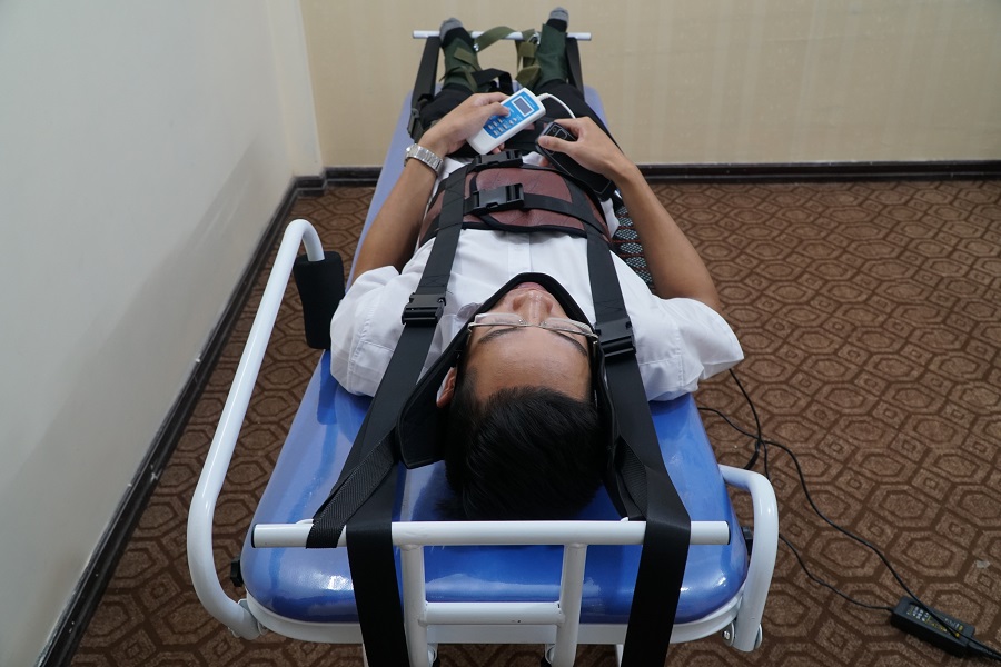 Giường kéo giãn cột sống lưng và cổ bằng điện