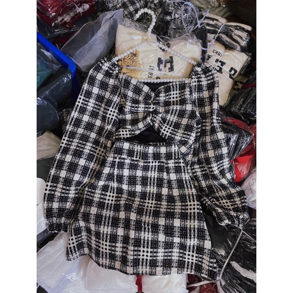 Set áo croptop caro xoắn ngực với chân váy caro