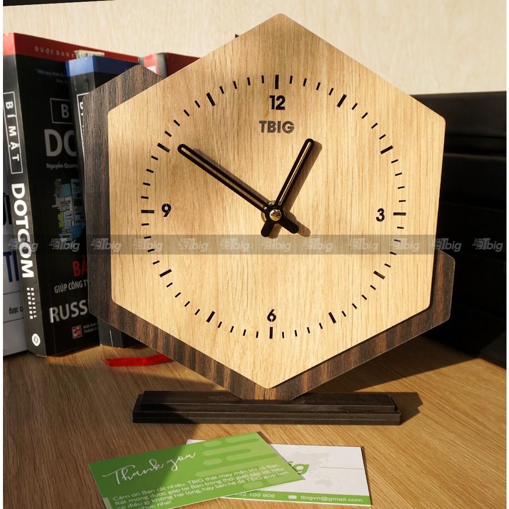 Đồng hồ gỗ để bàn cắt khắc laser logo thương hiệu theo yêu cầu - quà tặng cho đối tác, công ty, doanh nghiệp