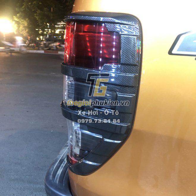Bộ Ốp đèn Ford Ranger vân Carbon