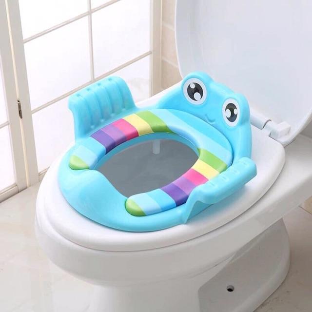 Bệ Lót Thu Gọn Bồn Cầu Hình Ếch Xinh Xắn Giúp Cho Bé Tập Luyện Đi Vệ Sinh
