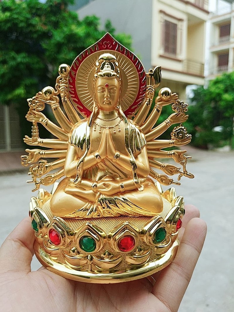 Tượng Phật bà Quan Âm ngàn tay