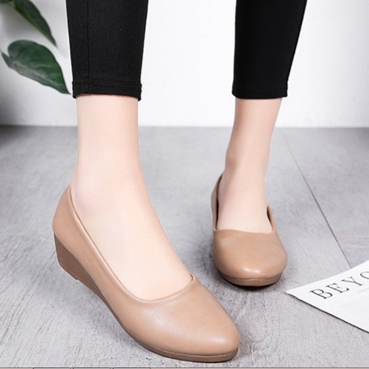 Giày nữ bít mũi đế xuồng cao 3cm kiểu trơn da lì siêu nhẹ siêu mềm C26n có ảnh thật