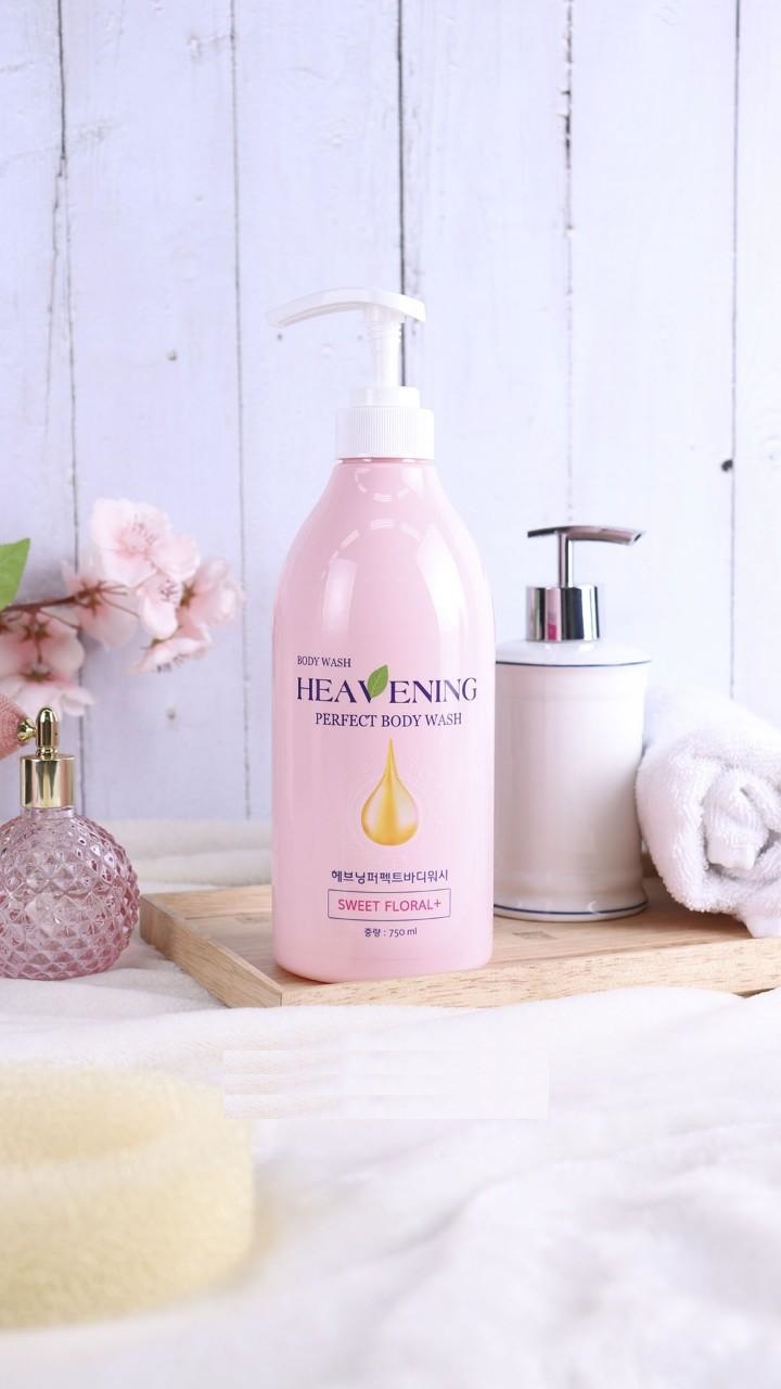 Combo 01 chai sữa tắm sữa tắm trắng da toàn thân Hàn Quốc Heavening Perfect 750ml + 01 Bàn chải chà lưng cán dài, có móc treo tiện lợi Muji Shower Brush