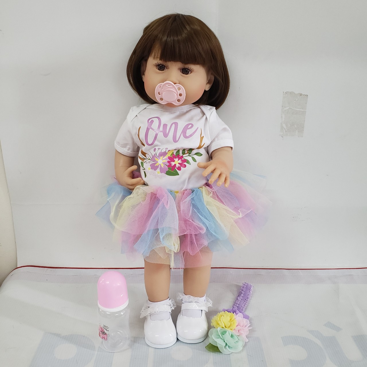 Búp Bê Tái Sinh Thân Nhựa Mềm Mại KEIUMI Chu Miệng Tóc Ngắn 55 cm = 22 inch Reborn Silicon Vinyl Doll PVN4696