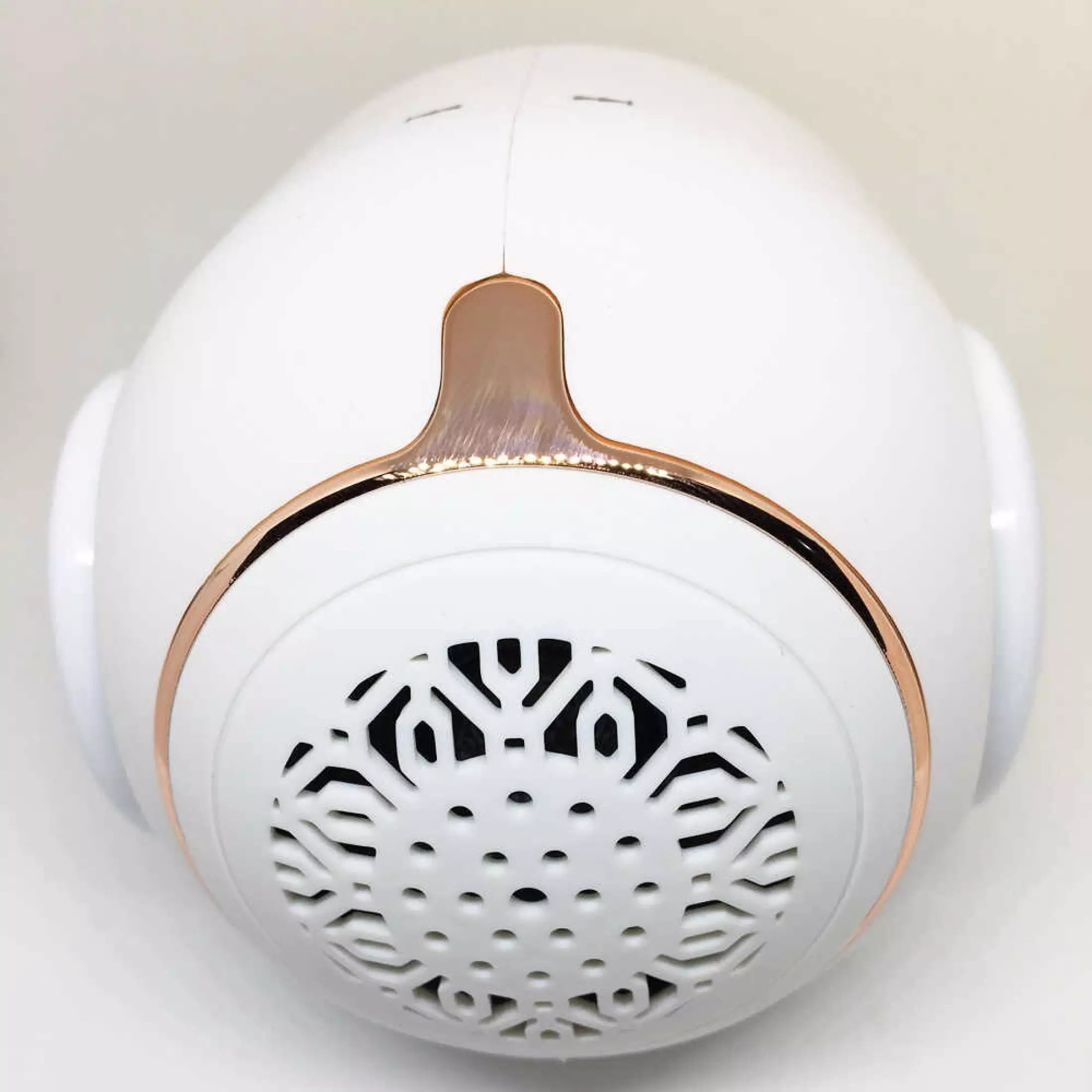 Loa Bluetooth LANITH Golden Eggs - Loa Phát Không Dây Mini - Cộng Hưởng Dụng Kép 2 Bên Màng Loa - Chất Lượng Âm Bass Chắc - Có Khe Cắm Thẻ Nhớ, USB - Tặng Kèm Cáp Sạc 3 Đầu - Hàng Nhập Khẩu - LGE00001-CAP00001