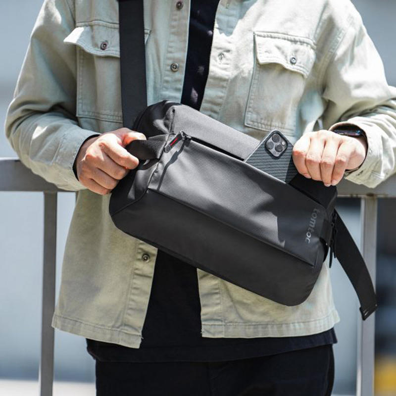 Túi đeo chéo chính hãng TOMTOC (USA) Urban Codura Sling Bag Travel &amp; Work - H02-B04 cho iPad 9.7-11 inch