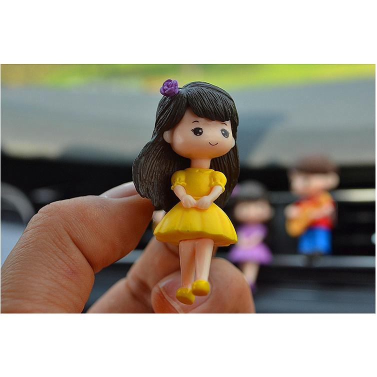 Sáp thơm cài cửa gió ô tô hình búp bê đánh đàn cực yêu- Hoàng Đông Shop.
