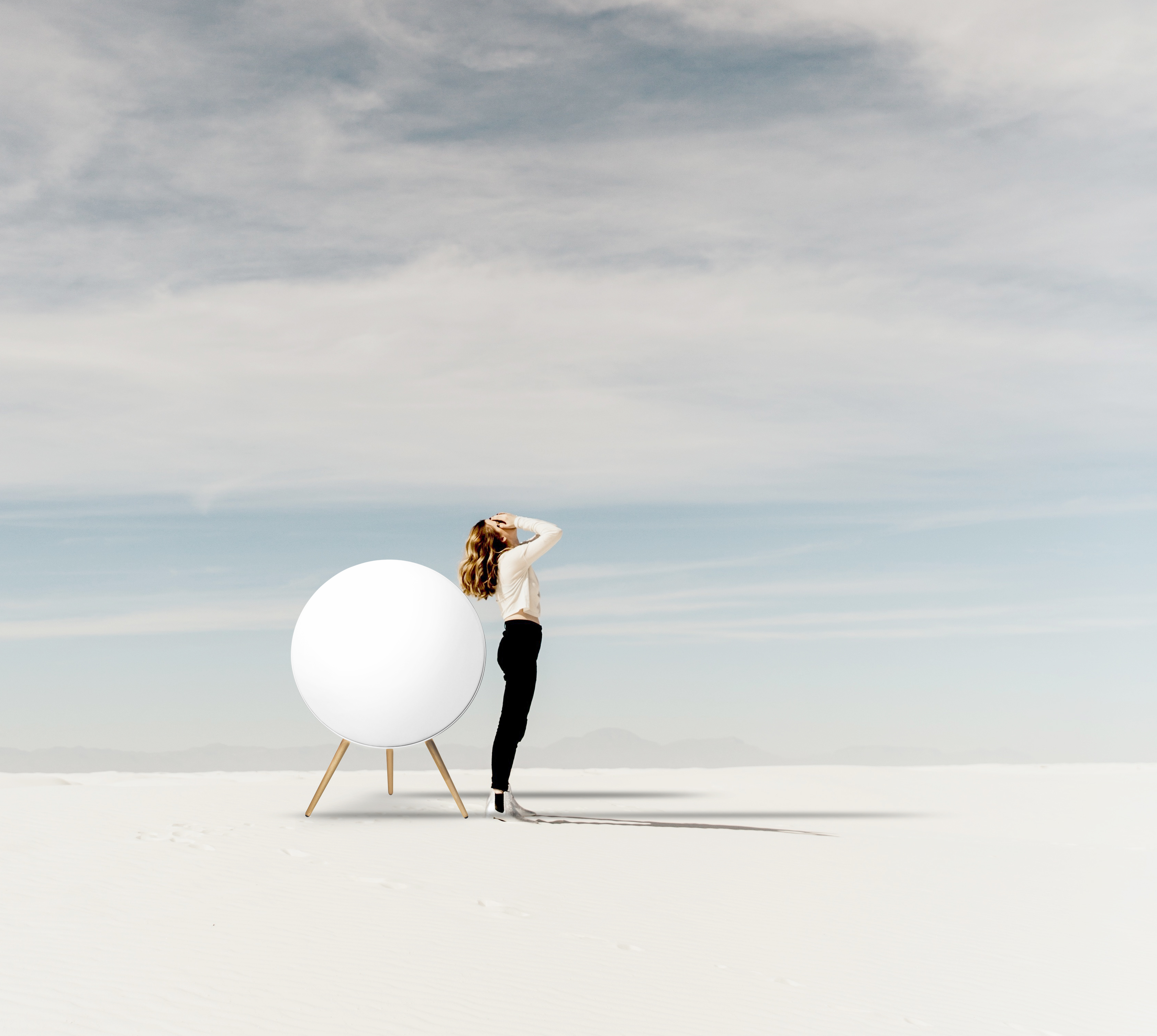 Loa Bluetooth Bang &amp; Olufsen Beoplay A9 MK3 White - Hàng chính hãng